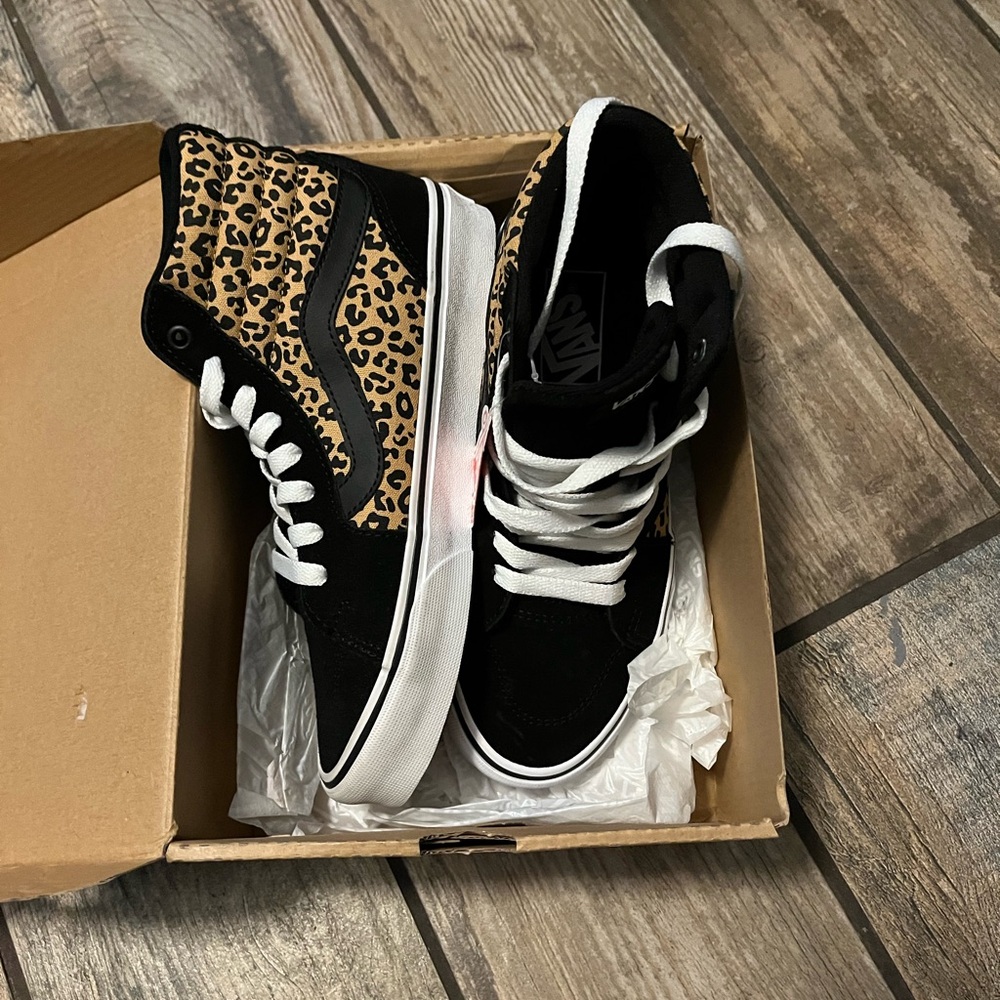 Filmore HI
(Cheetah) Black/White